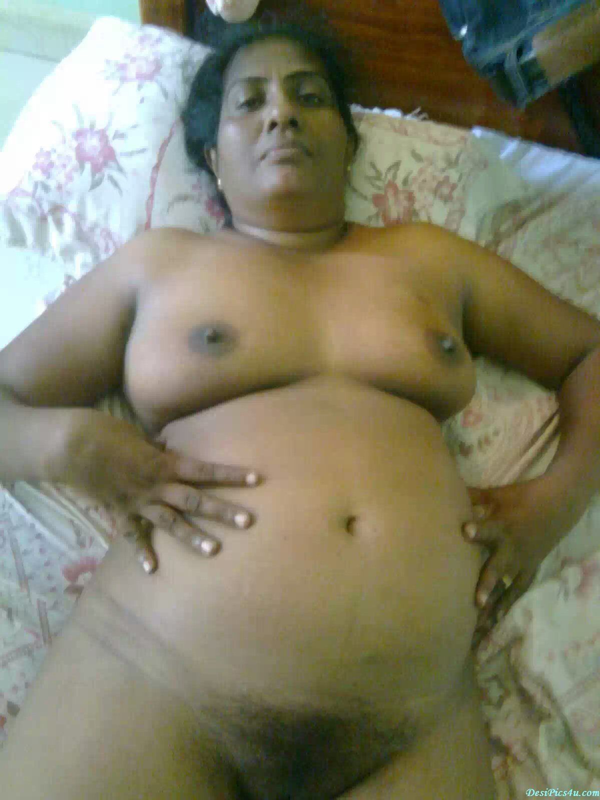 Indian old aunty porn