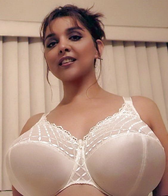 Big bra hot woman xxx image