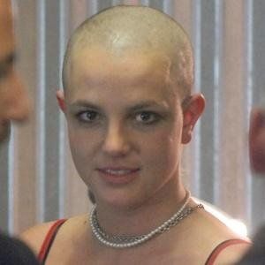 Britneys head new shaved